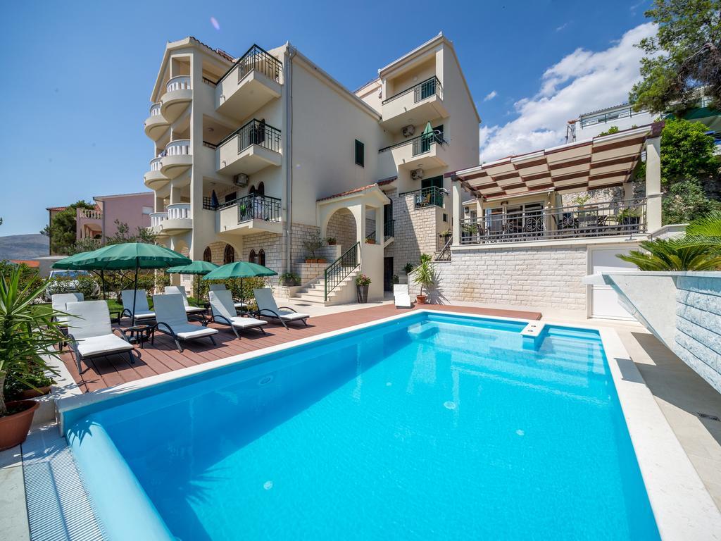Villa Fani - Apartments In トロギール エクステリア 写真