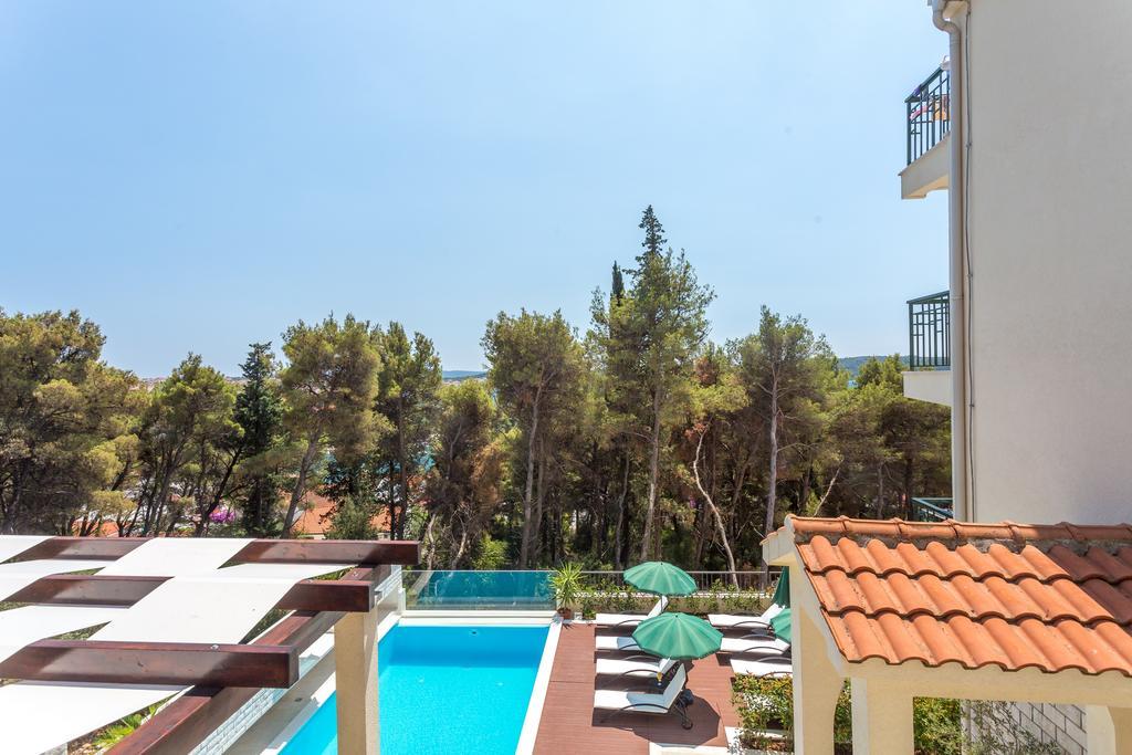 Villa Fani - Apartments In トロギール エクステリア 写真