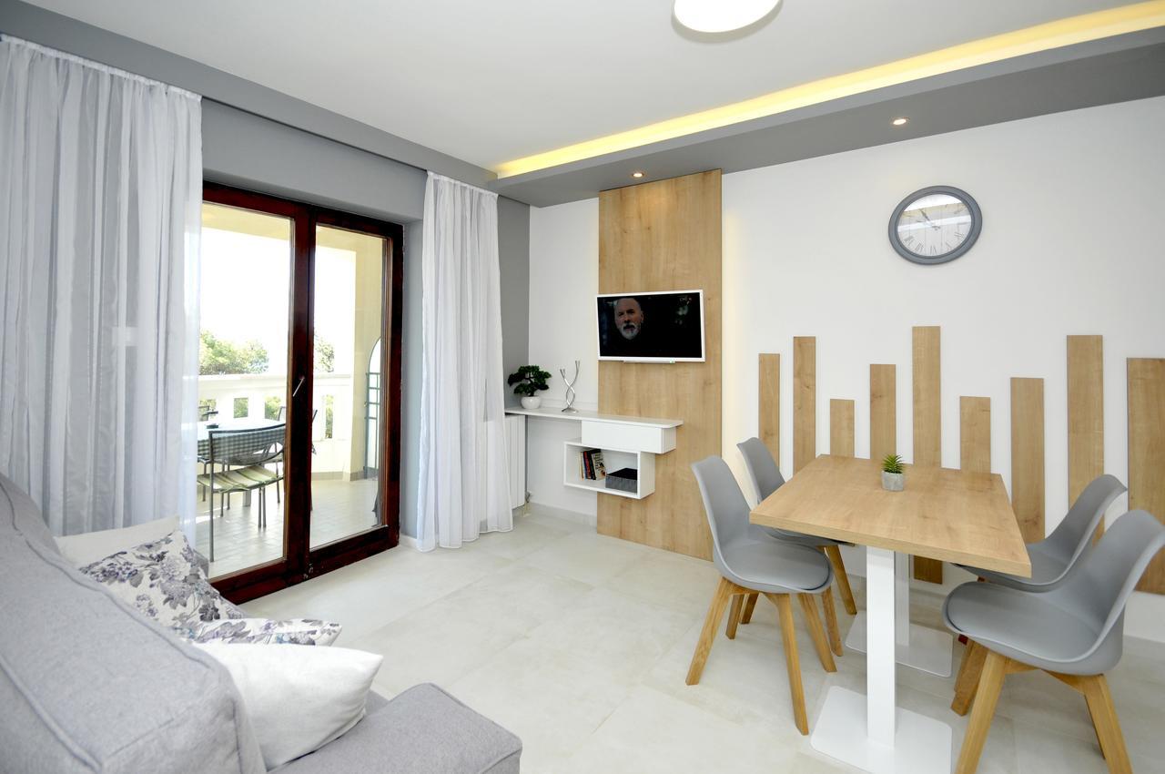 Villa Fani - Apartments In トロギール エクステリア 写真