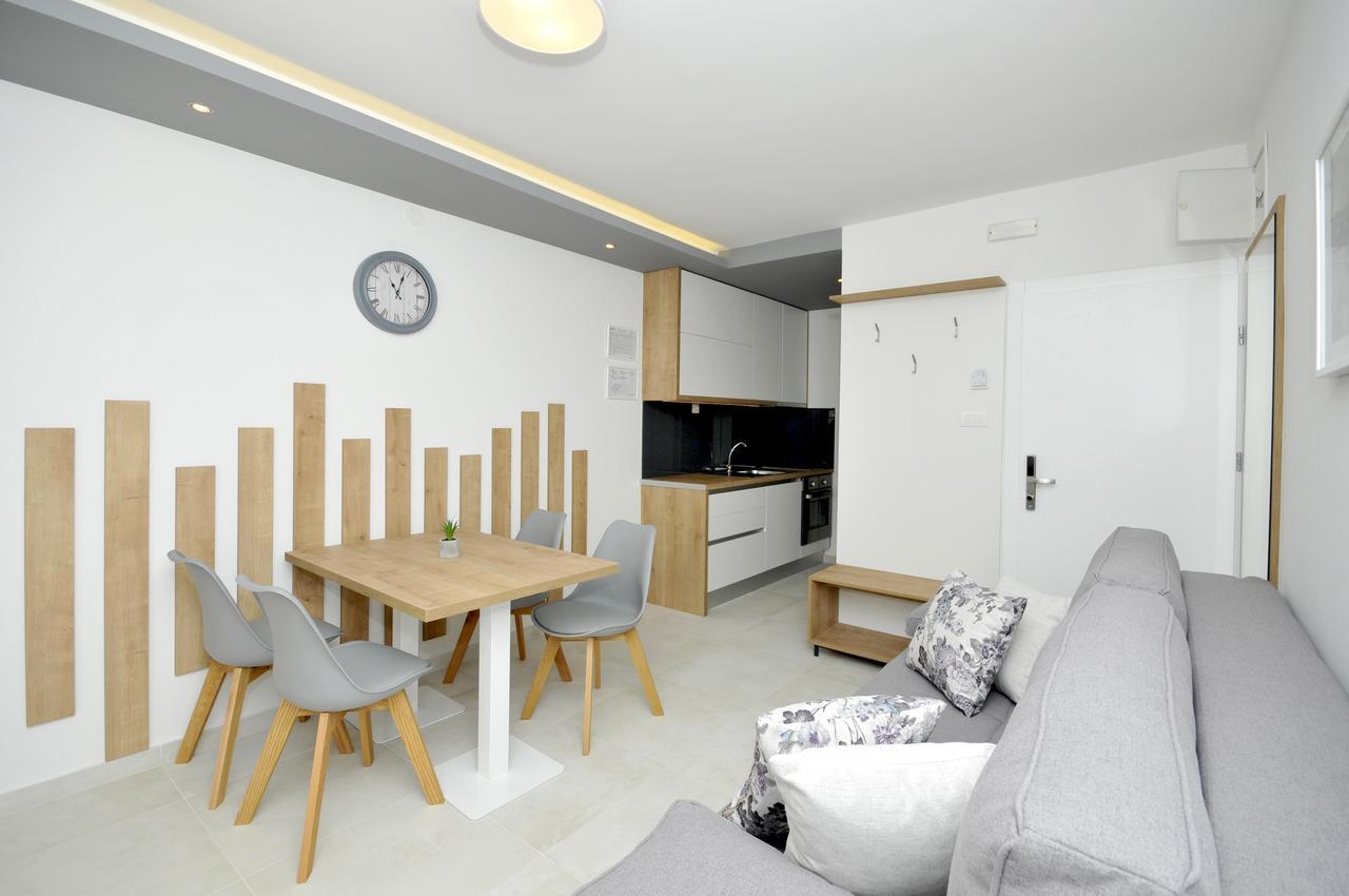 Villa Fani - Apartments In トロギール エクステリア 写真