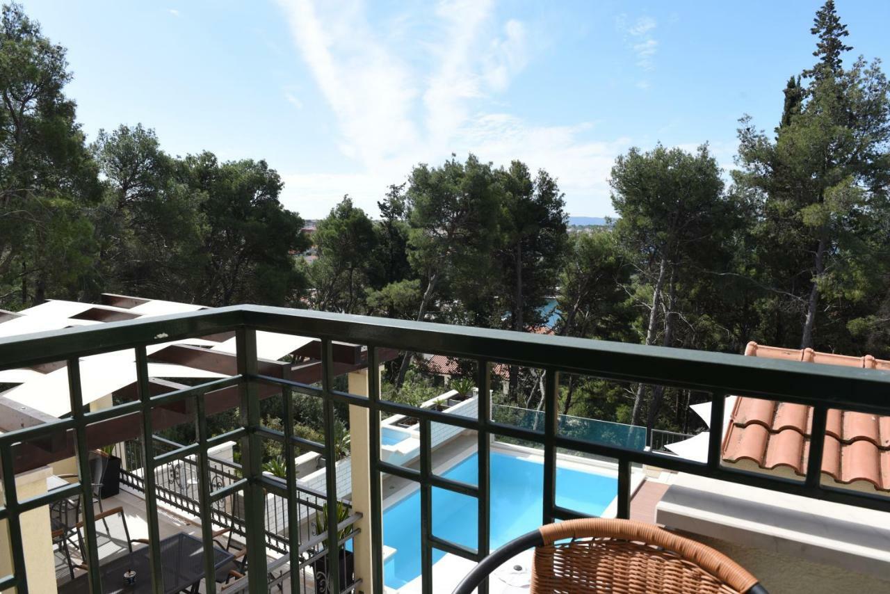 Villa Fani - Apartments In トロギール エクステリア 写真